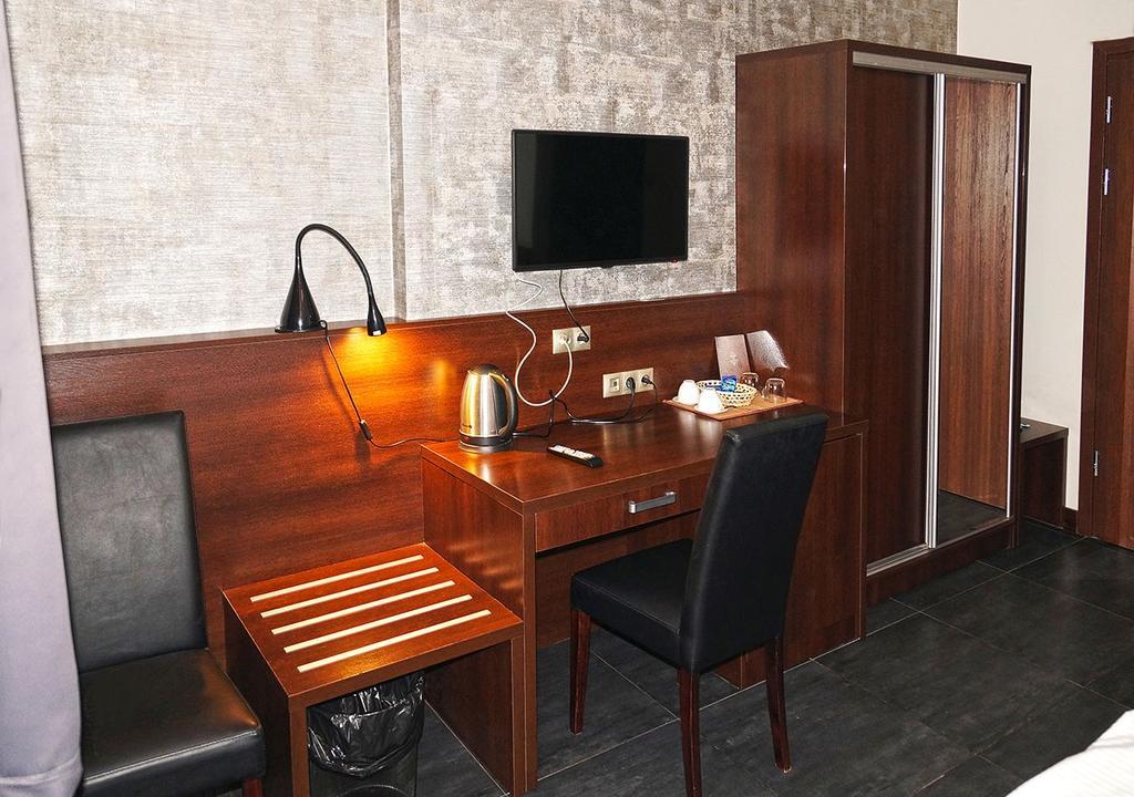 Aparthotel Lodz 55 Piotrkowska Ngoại thất bức ảnh
